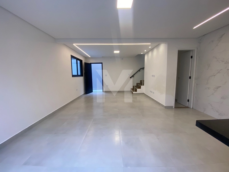 Casa com Piscina na Tupi – 3 Dormitórios e Próxima à Praia: 4ª foto da galeria de imagens do imóvel