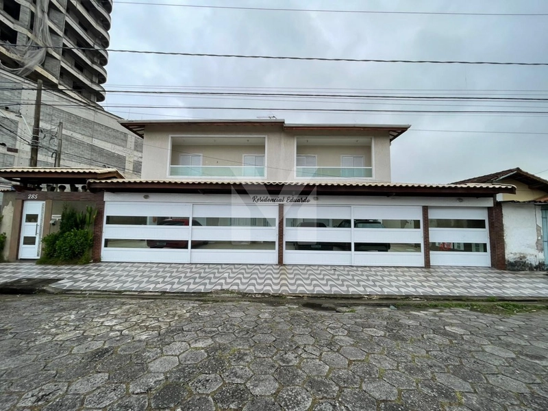 Casa térrea em condomínio no bairro Caiçara, a 2 quadras da praia: 1ª foto da galeria de imagens do imóvel