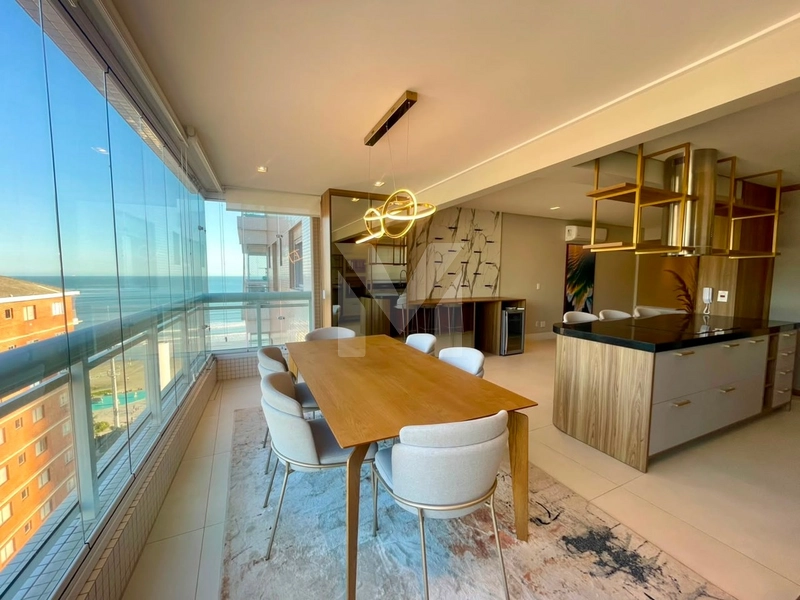 Apartamento à venda na Guilhermina - Frente mar