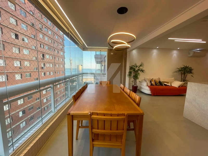 Apartamento à venda com vista para o mar no Canto do Forte
