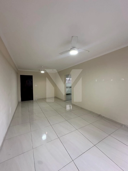 Apartamento de 2 Dormitórios  à Venda por R$ 350 Mil
