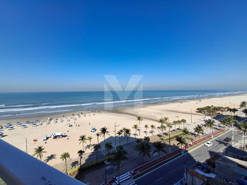 Apartamento 3 dormitórios, frente total para o mar na Vila Mirim.