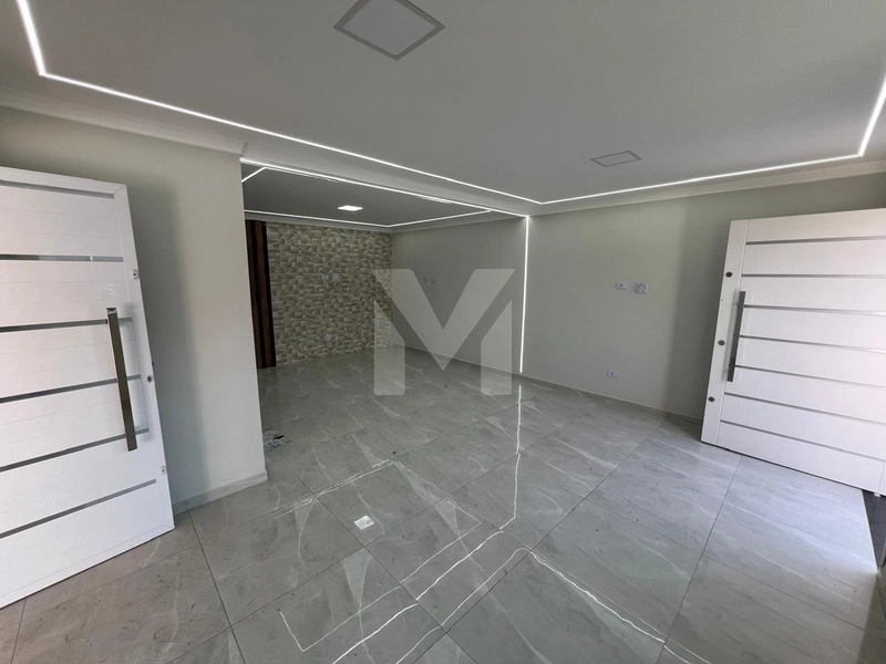 Casa com Piscina: 8ª foto da galeria de imagens do imóvel