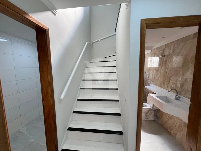 Casa com Piscina: 16ª foto da galeria de imagens do imóvel