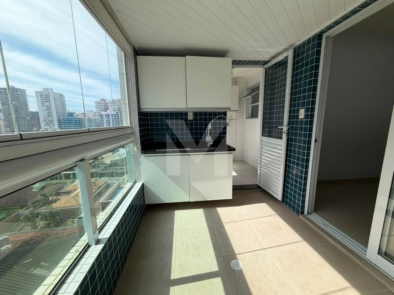 Apartamento a 50mts do mar no bairro Canto do Forte