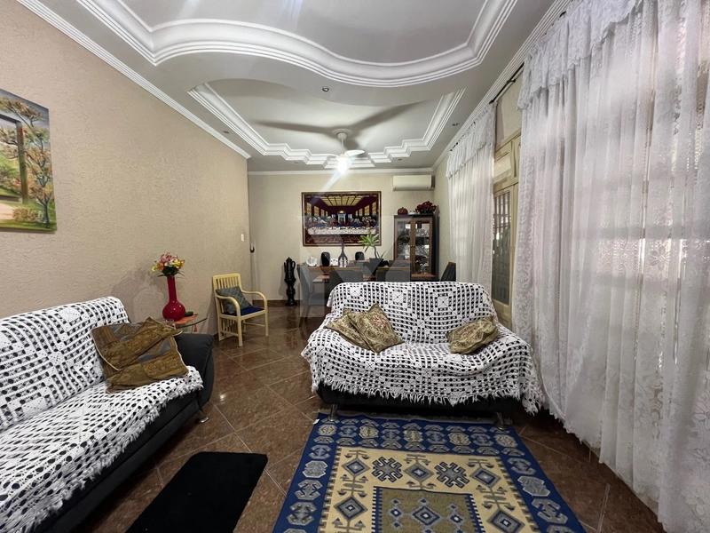 CASA ISOLADA NA GUILHERMINA: 1ª foto da galeria de imagens do imóvel