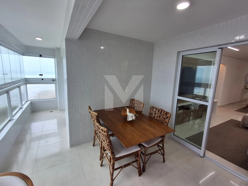 Lindo apartamento mobiliado com 3 dormitórios frente total para o mar: 3ª foto da galeria de imagens do imóvel
