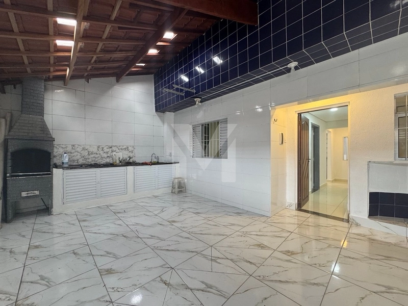 CASA 3 DORMITÓRIOS REFORMADA - CHURRASQUEIRA: 1ª foto da galeria de imagens do imóvel