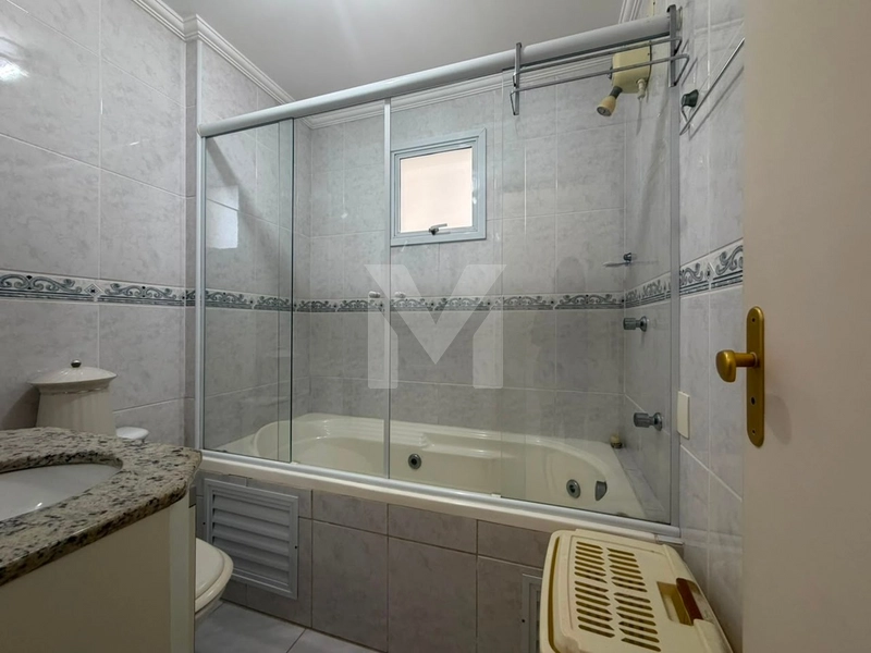 Excelente Apartamento 4 suítes de frente para o mar na  Ocian: 20ª foto da galeria de imagens do imóvel