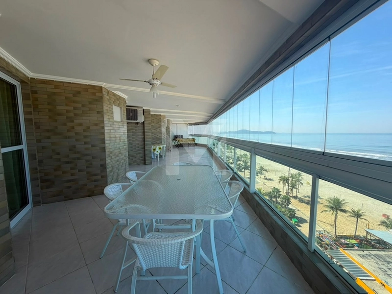 Excelente Apartamento 4 suítes de frente para o mar na  Ocian: 2ª foto da galeria de imagens do imóvel