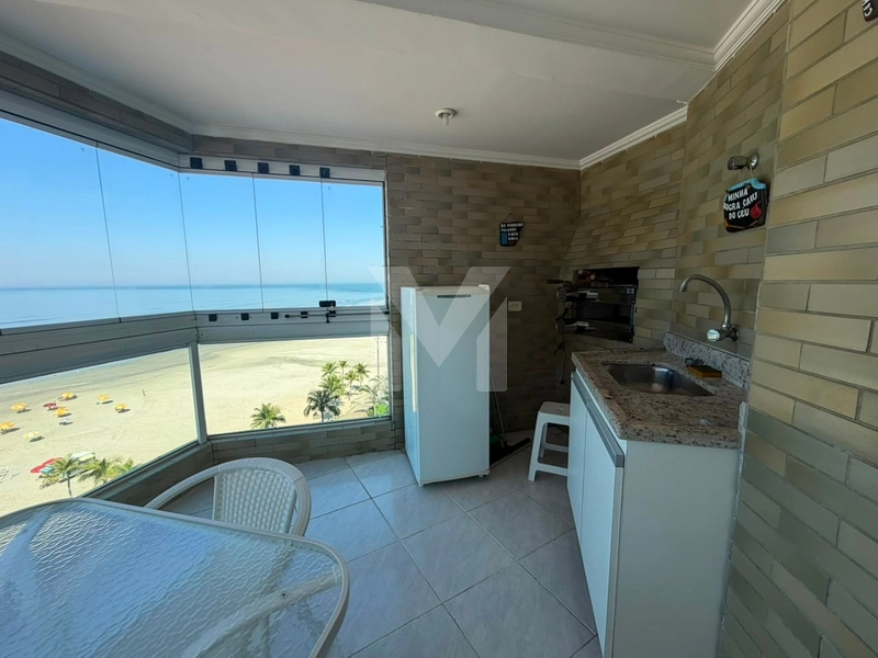 Excelente Apartamento 4 suítes de frente para o mar na  Ocian: 3ª foto da galeria de imagens do imóvel