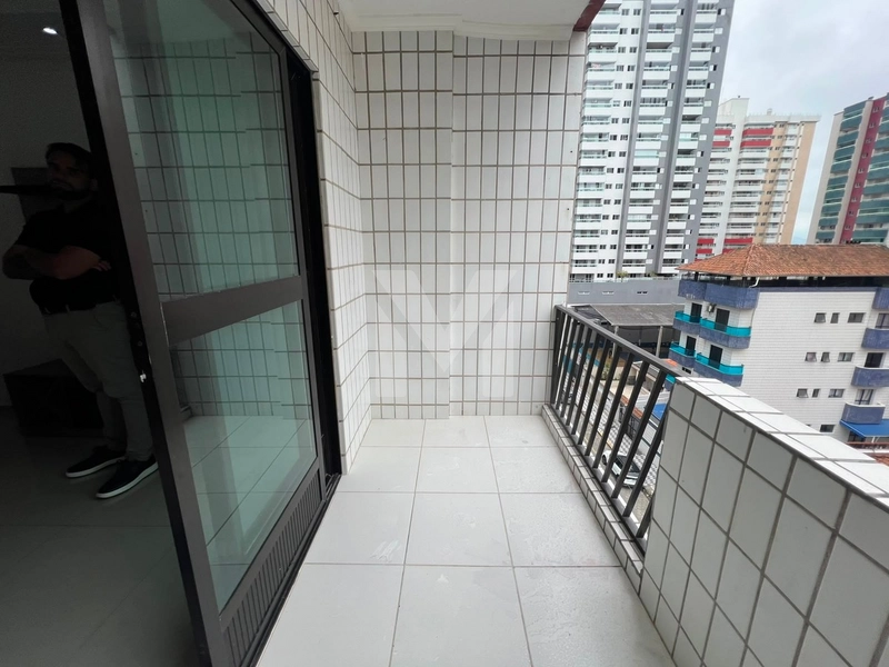 Apartamento amplo próximo a praia e diversos comércios: 6ª foto da galeria de imagens do imóvel