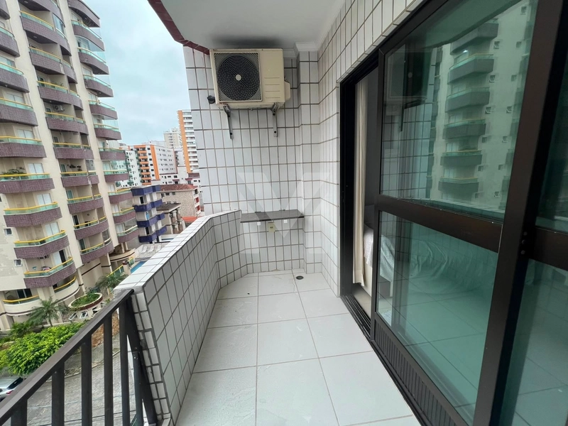 Apartamento amplo próximo a praia e diversos comércios: 5ª foto da galeria de imagens do imóvel