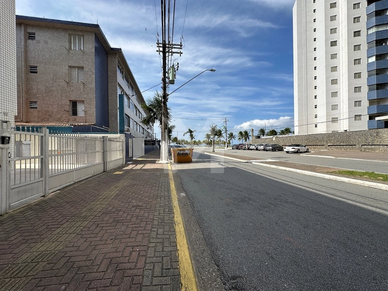 APARTAMENTO A 70 METROS DA PRAIA – VILA MIRIM: 2ª foto da galeria de imagens do imóvel
