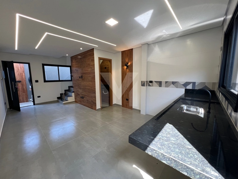 Casa de condomínio na Guilhermina: 3ª foto da galeria de imagens do imóvel