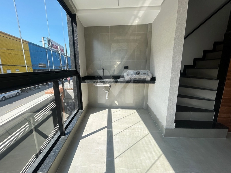 Triplex em Condomínio na Guilhermina – 3 Dormitórios | 1 Suíte | 99 m²