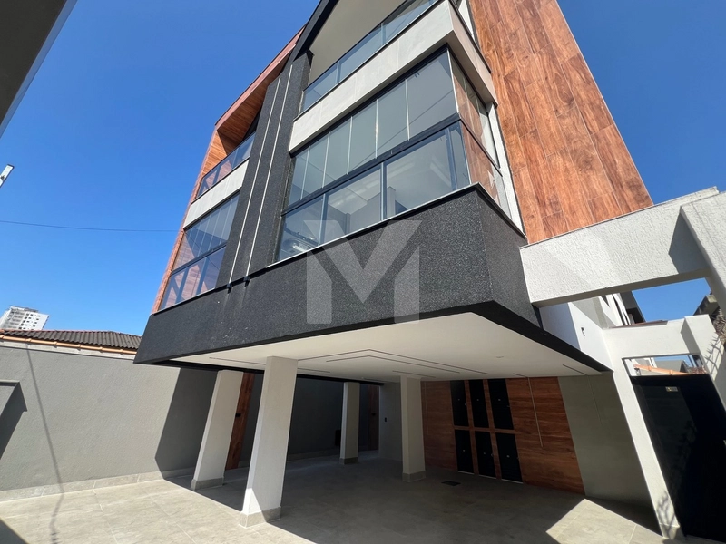 Casa em condomínio próximo a diversos comércios