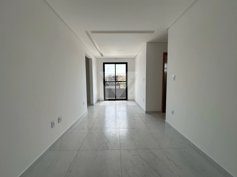 Casa de Frente com Sacada à Venda – Tude Bastos | Praia Grande: 2ª foto da galeria de imagens do imóvel