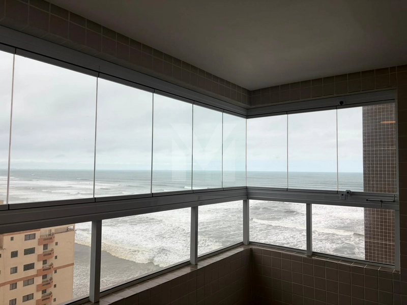 Apartamento frente mar à venda, na cidade de Mongaguá