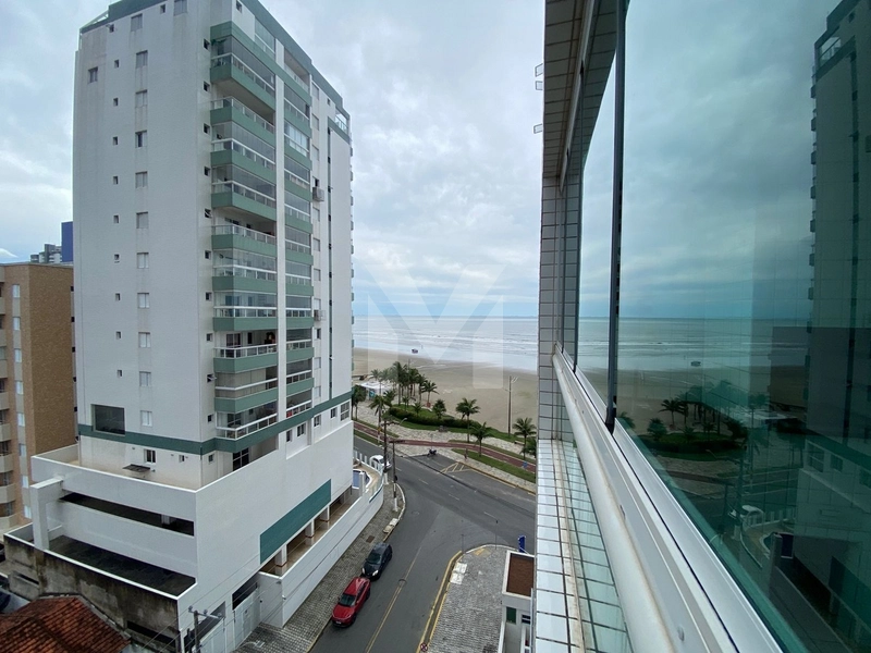 Apartamento dois dormitórios sendo uma suíte, Vista Mar.