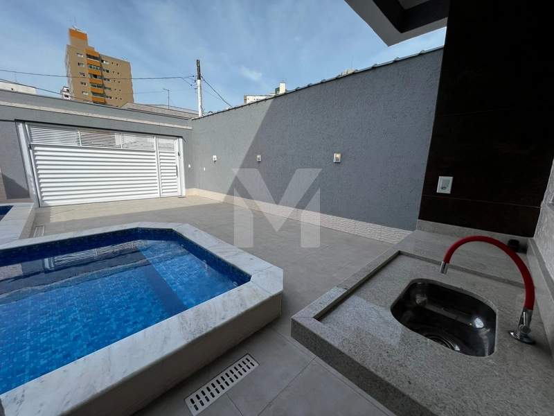 Casa Sobrado com piscina: 35ª foto da galeria de imagens do imóvel