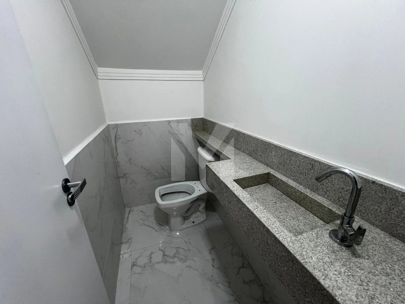 Casa Sobrado com piscina: 16ª foto da galeria de imagens do imóvel