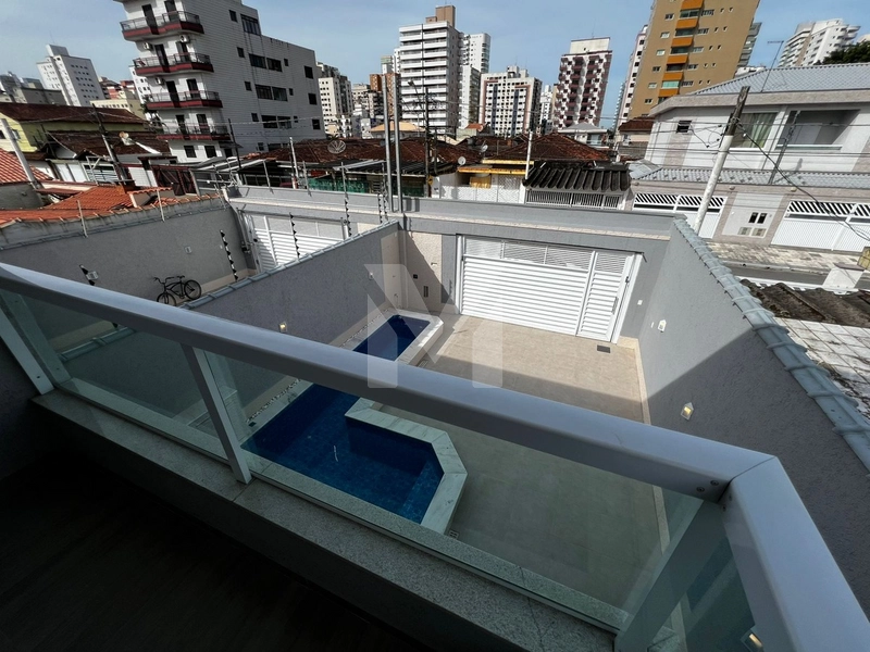Casa Sobrado com piscina: 8ª foto da galeria de imagens do imóvel