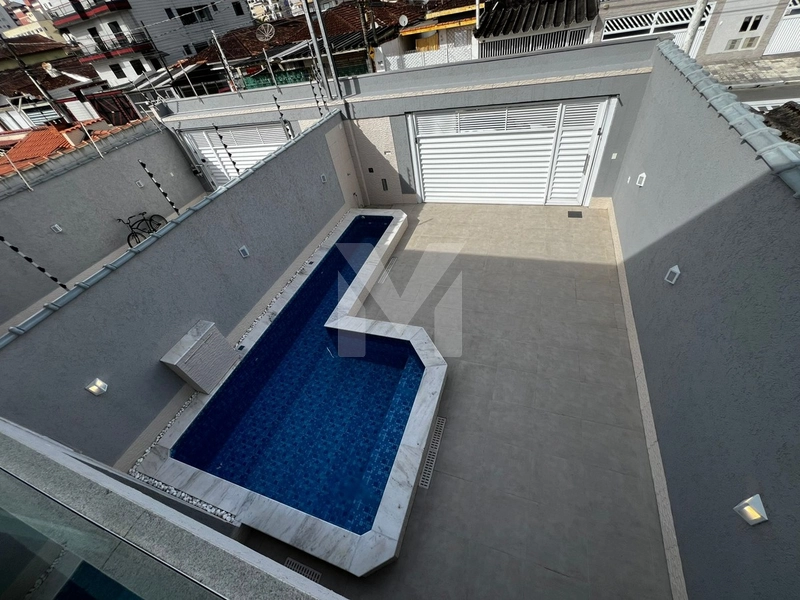 Casa Sobrado com piscina: 2ª foto da galeria de imagens do imóvel