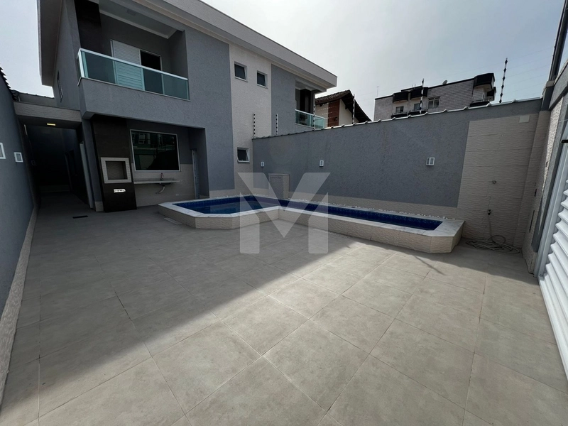 Casa Sobrado com piscina: 1ª foto da galeria de imagens do imóvel