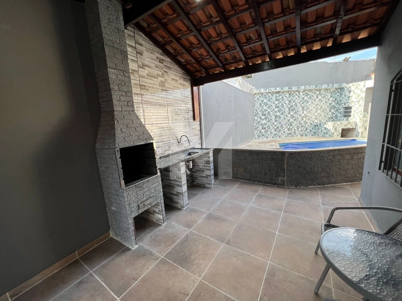Casa individual com piscina: 9ª foto da galeria de imagens do imóvel