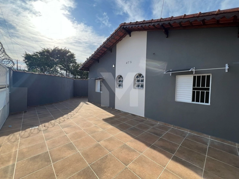 Casa individual com piscina: 1ª foto da galeria de imagens do imóvel