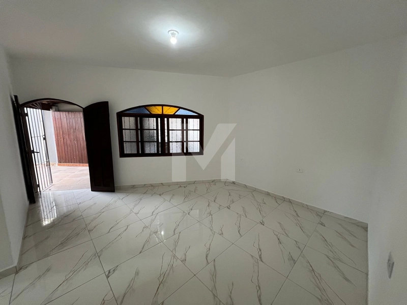 Casa individual com piscina: 13ª foto da galeria de imagens do imóvel