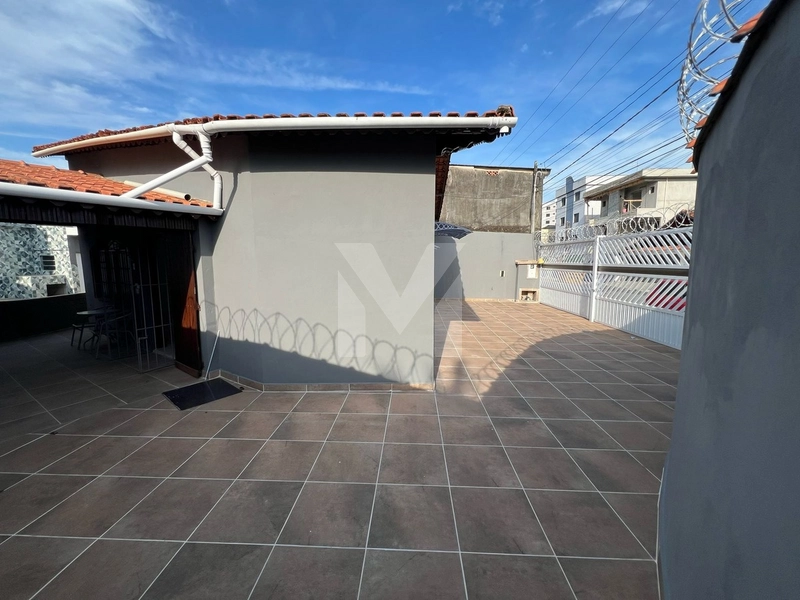 Casa individual com piscina: 6ª foto da galeria de imagens do imóvel