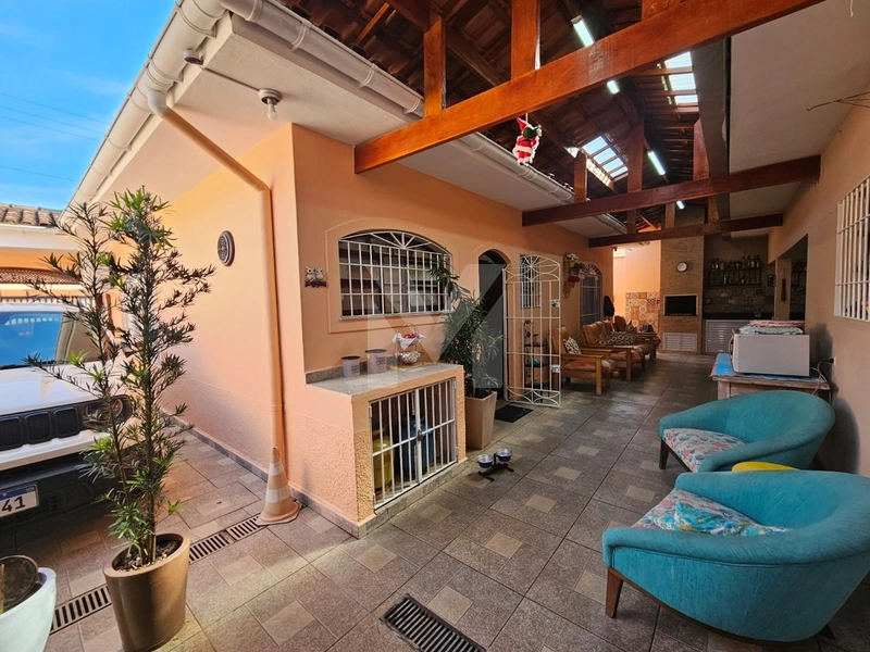 Casa Isolada - 200m da Praia: 1ª foto da galeria de imagens do imóvel