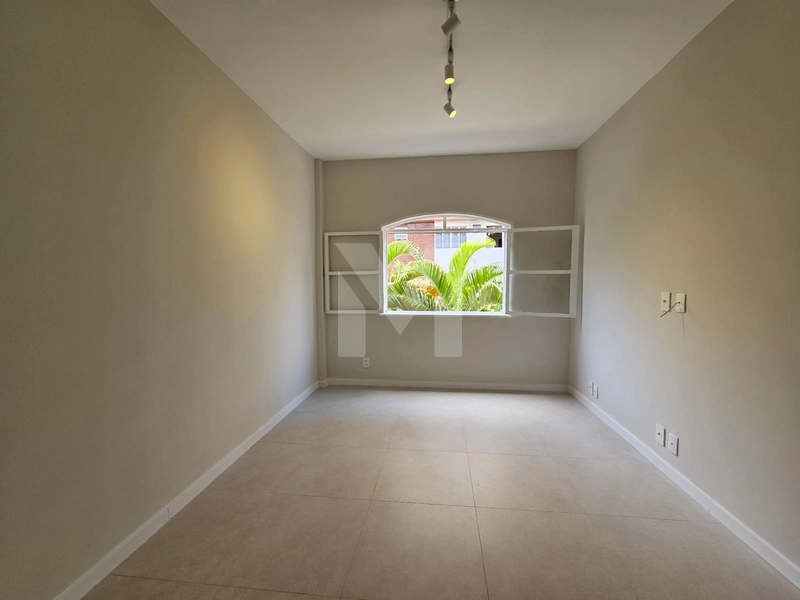 Apartamento 2 Dormitórios | Totalmente Reformado | Canto do Forte: 7ª foto da galeria de imagens do imóvel