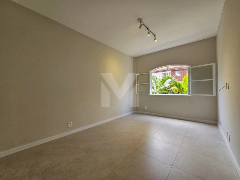 Apartamento 2 Dormitórios | Totalmente Reformado | Canto do Forte: 1ª foto da galeria de imagens do imóvel