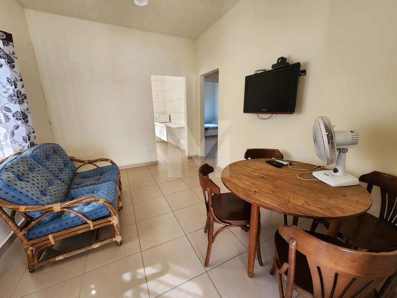 Casa para Locação – 2 Dormitórios | Quintal Amplo | A 200 M da Praia: 2ª foto da galeria de imagens do imóvel