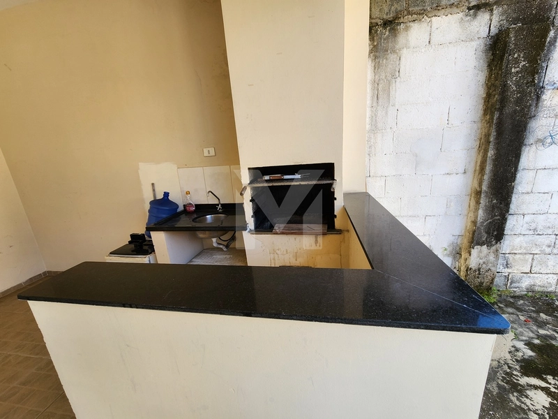Casa para Locação – 2 Dormitórios | Quintal Amplo | A 200 M da Praia: 15ª foto da galeria de imagens do imóvel