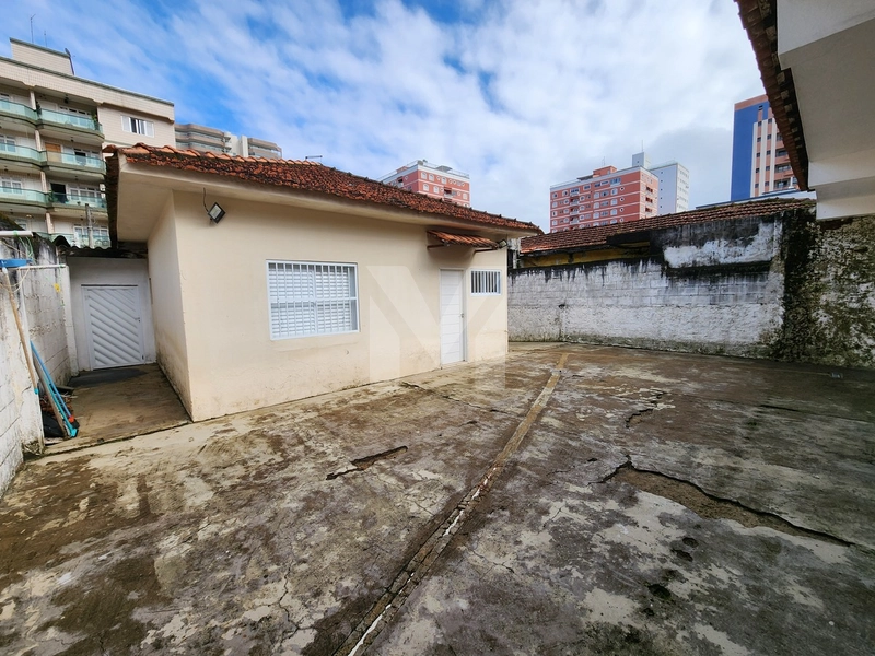 Casa para Locação – 2 Dormitórios | Quintal Amplo | A 200 M da Praia: 20ª foto da galeria de imagens do imóvel