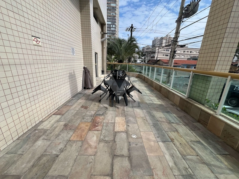 Apartamento na quadra da praia: 2ª foto da galeria de imagens do imóvel