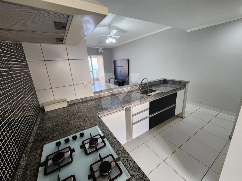 APARTAMENTO PARA LOCAÇÃO – PÉ NA AREIA | PRAIA GRANDE: 4ª foto da galeria de imagens do imóvel