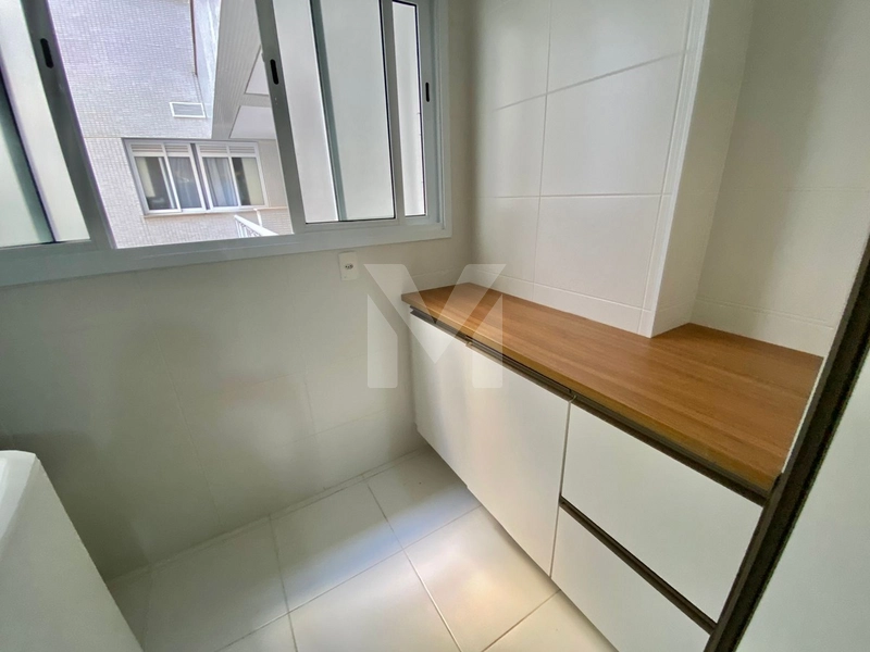 Apartamento Decorado a 50 Metros da Praia – 4 Dormitórios: 14ª foto da galeria de imagens do imóvel