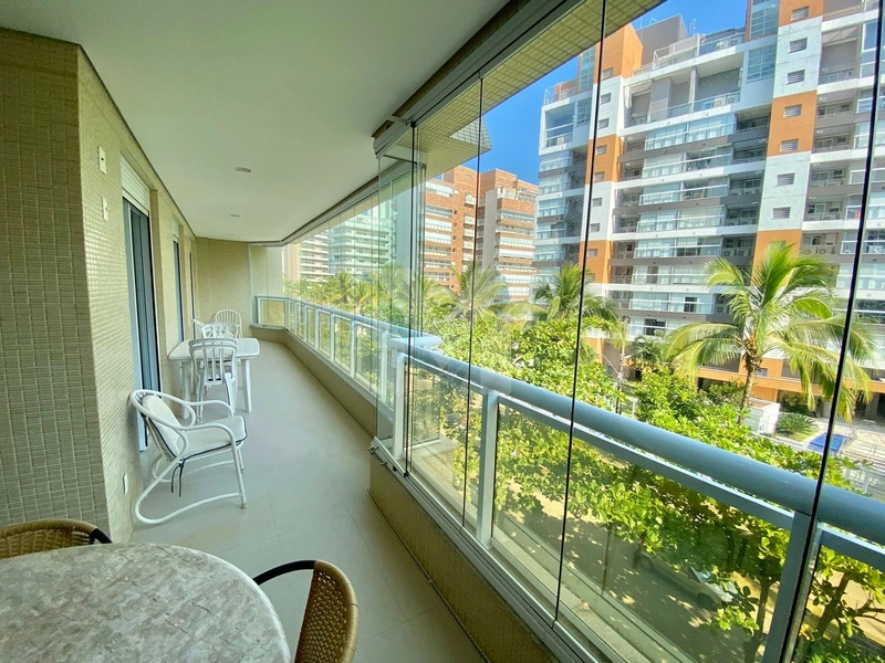 Apartamento Decorado a 50 Metros da Praia – 4 Dormitórios: 6ª foto da galeria de imagens do imóvel