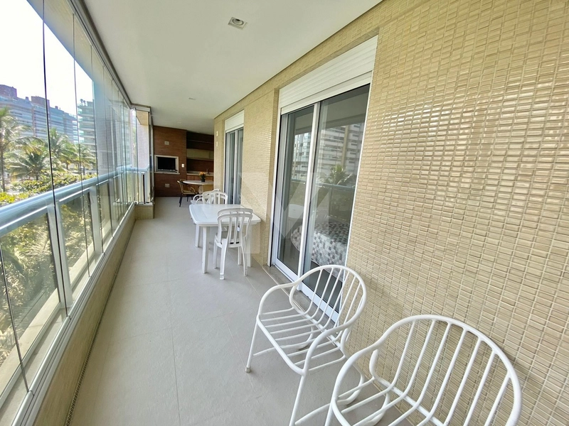 Apartamento Decorado a 50 Metros da Praia – 4 Dormitórios: 7ª foto da galeria de imagens do imóvel