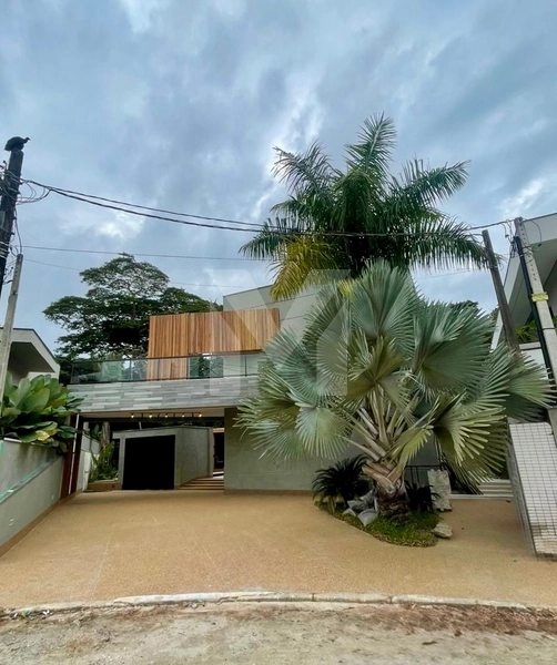 Casa de Alto Padrão com Total Privacidade no Módulo 24: 1ª foto da galeria de imagens do imóvel