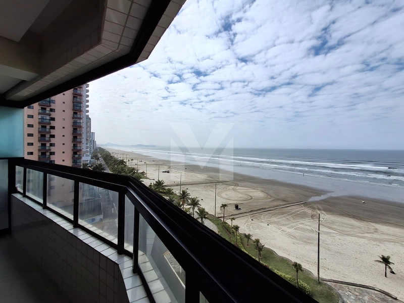 Lindo apartamento de 2 dormitórios frente total para o mar: 3ª foto da galeria de imagens do imóvel