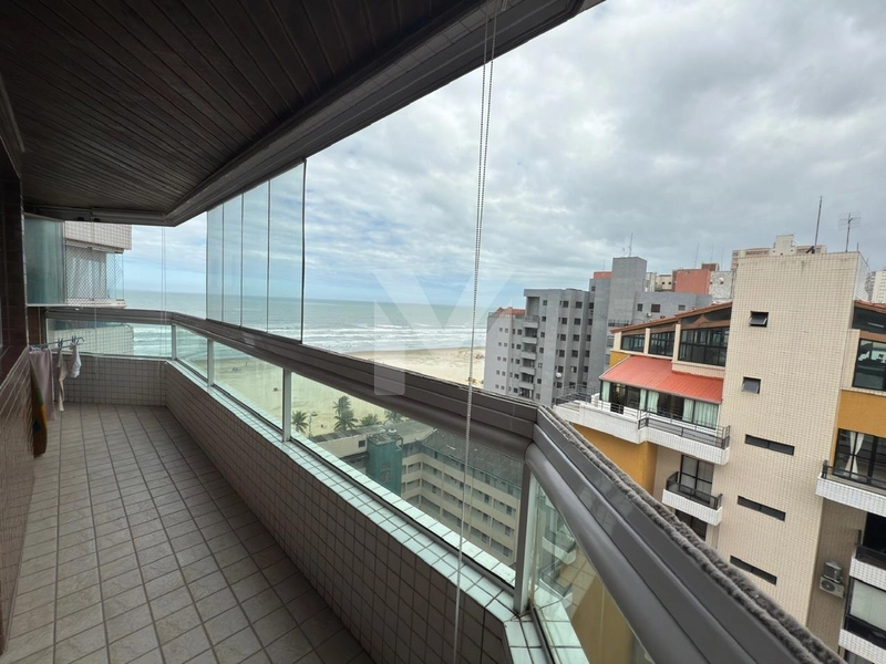 Apartamento vista mar 2 dormitórios todo reformado por R$ 599 mil: 1ª foto da galeria de imagens do imóvel