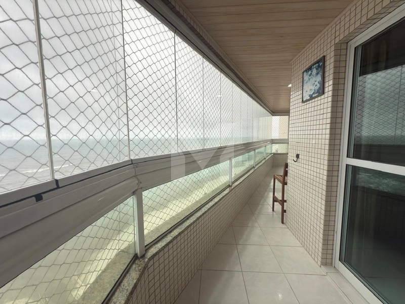 Lindo apartamento de 2 dormitórios frente total para o mar: 1ª foto da galeria de imagens do imóvel