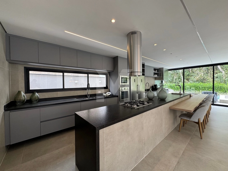 Casa Espetacular com 6 Suítes, Piscina e Praça do Fogo na Riviera: 4ª foto da galeria de imagens do imóvel