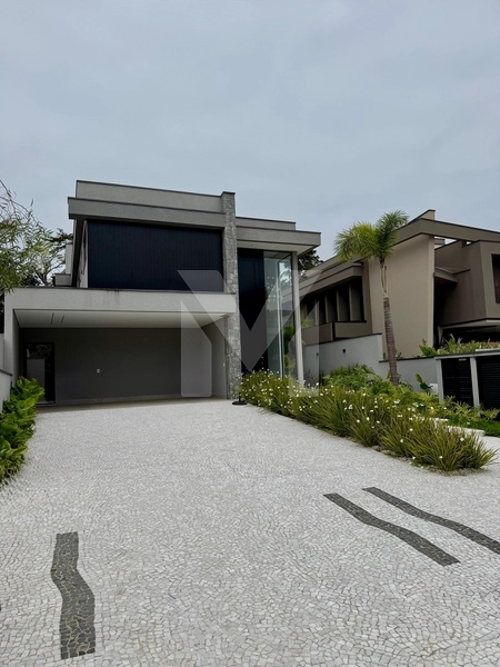 Casa Espetacular com 6 Suítes, Piscina e Praça do Fogo na Riviera: 1ª foto da galeria de imagens do imóvel
